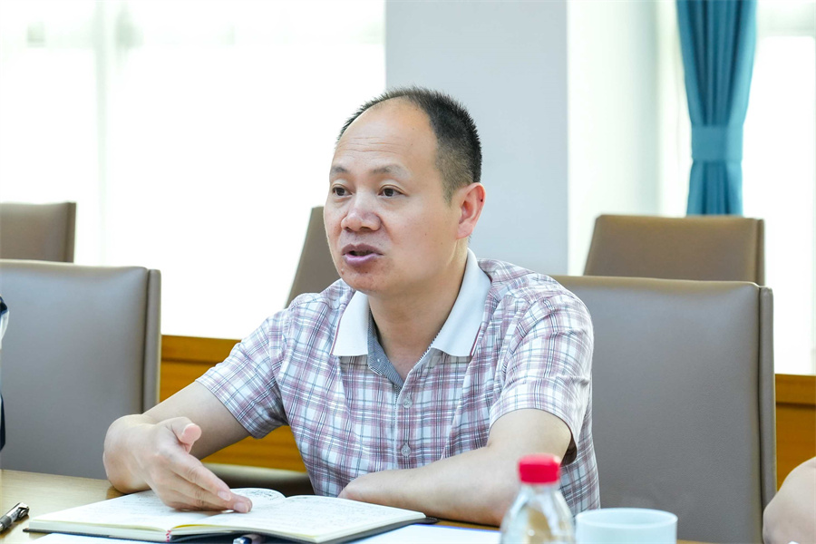 長(zhǎng)沙金霞經(jīng)開區(qū)領(lǐng)導(dǎo)一行蒞臨恒昌醫(yī)藥集團(tuán)走訪調(diào)研