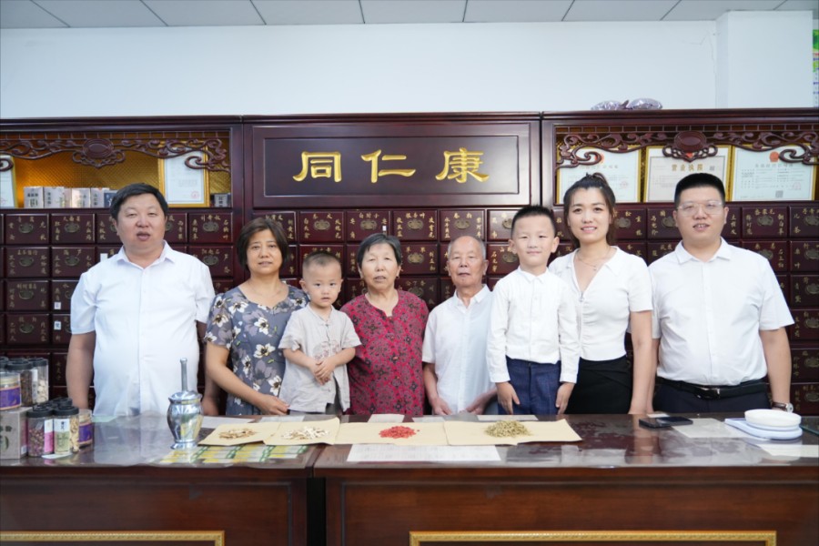 31年客流不減！這家四世同堂的老店有哪些經(jīng)營秘訣？