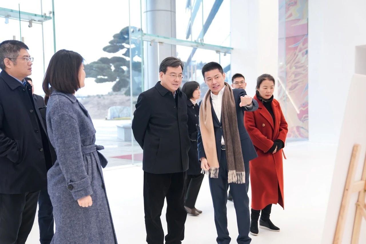 湖南省政協(xié)副主席、省工商聯(lián)主席張健蒞臨恒昌醫(yī)藥集團(tuán)調(diào)研指導(dǎo)