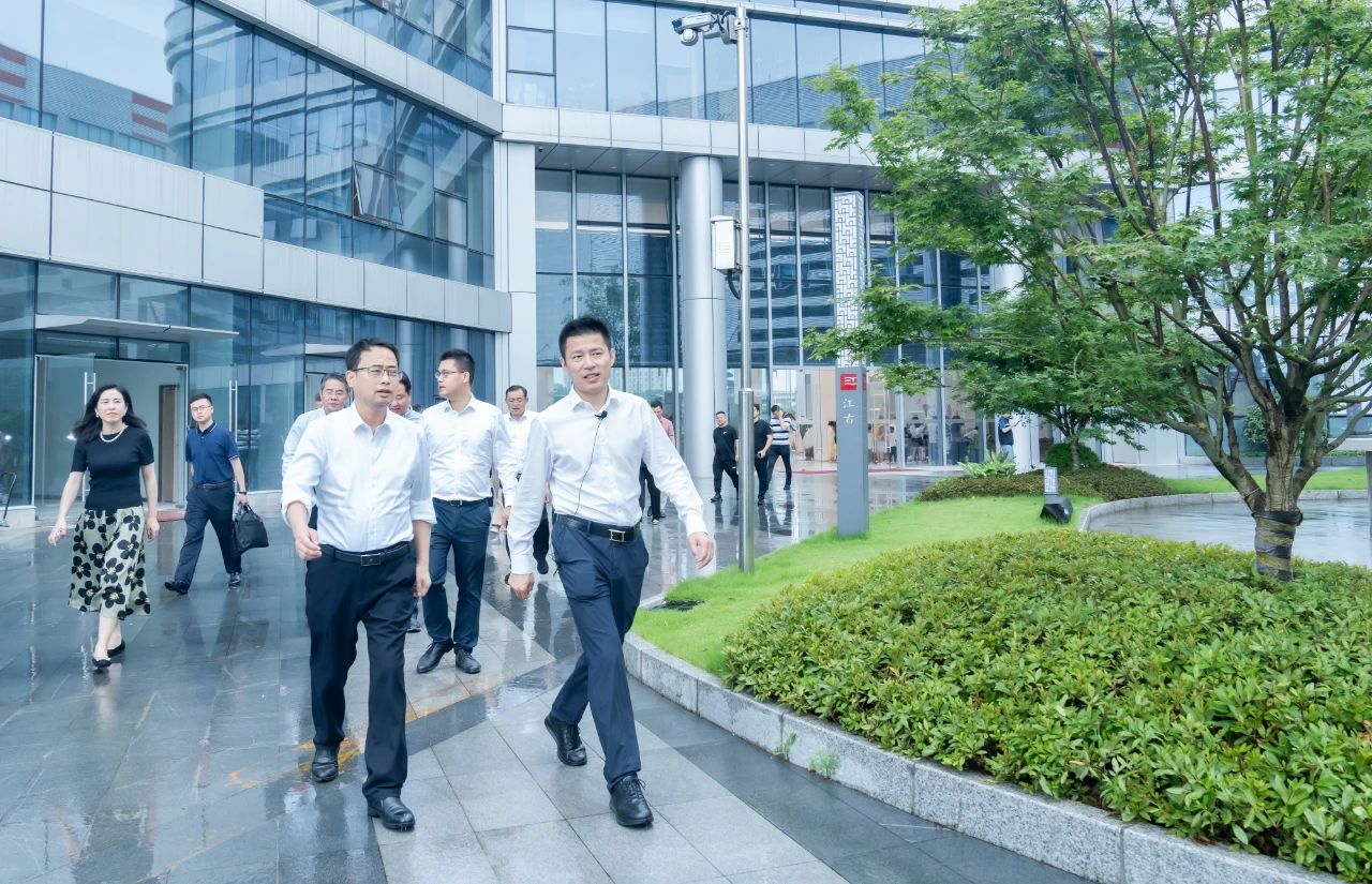 快訊 | 宜春市市長譚贛明一行赴恒昌醫(yī)藥集團參觀考察